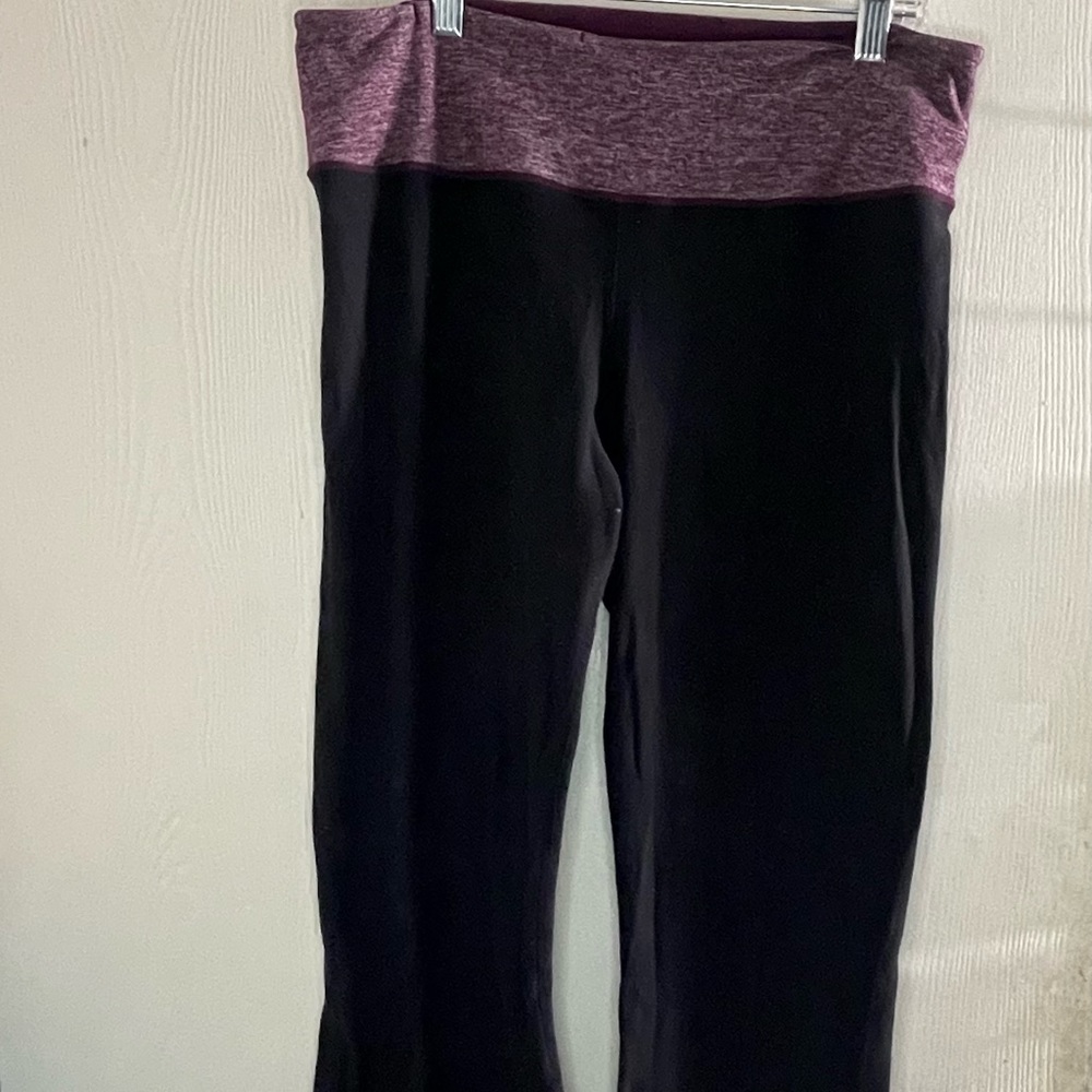 Lulu lemon flare leggings with reversible print on waist band